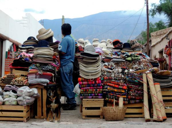 9 SUR LE MARCHE DE PURMAMARCA 