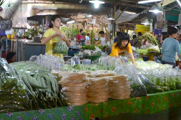 Les couleurs du marché de DON WAI 