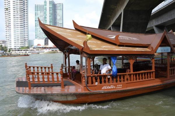 Sur la Chao Praya en bateau bus